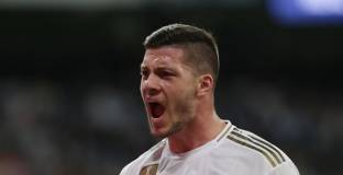 Арсенал иска да подпише с Йович