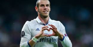 Бейл дари 500 000 на болница в Кардиф