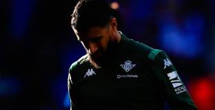 Арсенал и Милан претендират за Фекир