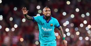 Ювентус ще се бори с Интер и Нюкасъл за Видал