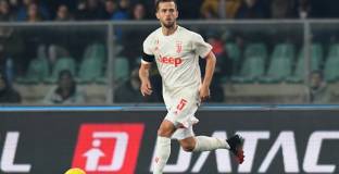 Челси започна преговори за Пянич