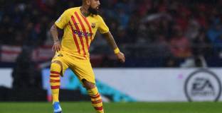  Видал заяви, че иска да остане в Барселона