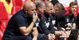 Слот знае с кой ще започне в опорната зона