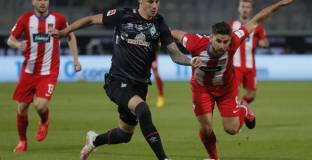 Вердер запази мястото си в елита