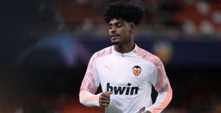 Минута игра на Корея струва на Валенсия 10 000 евро