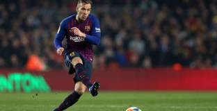 Ювентус иска от Барса да освободи Артур