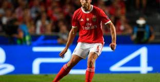 Бенфика потвърди трансферите на Диаш и Отаменди