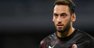 Чалханоглу поиска заплата от 6 милиона