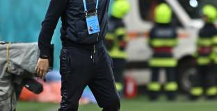 Университатя уволни Петев 