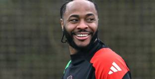 Наполи хвърли око на Стърлинг