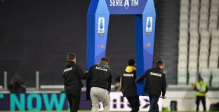 Ювентус - Наполи може да се проведе през май