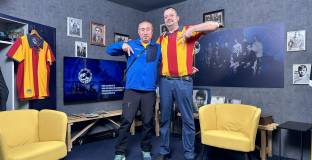 Мъри Стоилов празнува с „Левски на левскарите“