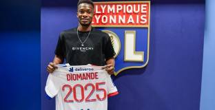 Лион продължи със защитник 