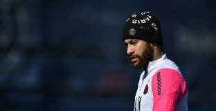 Неймар продължава да тренира по индивидуална програма