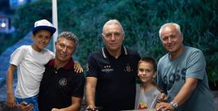 Стоичков и Балъков събраха 12 000 лева за паметник на Трифон Иванов