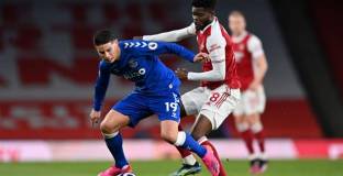 Евертън готви нов договор за Хамес