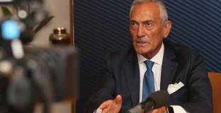 Гравина иска плейофи в Серия А