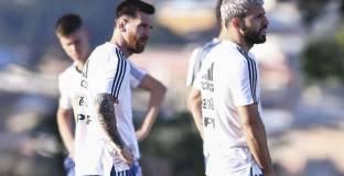 Агуеро получи уверение, че Меси остава в Барселона 