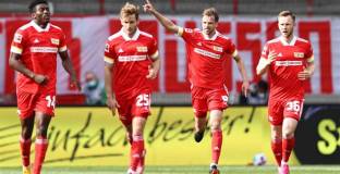 Вердер изпадна, Кьолн се измъкна 4 минути преди края