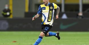 Сенси се отказа от трансфер във Фиорентина