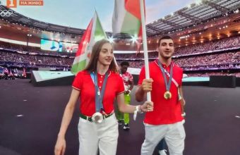 Страхотен кадър с българските знаменосци Боряна Калейн и Семен Новиков пред цял свят. В Париж България се върна на картата на световния спорт.