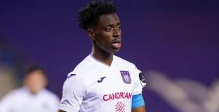 Арсенал е пред завършване на трансферите на Тавареш и Локонга