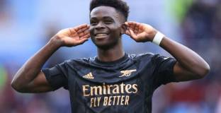 Арсенал се разбра със Сака