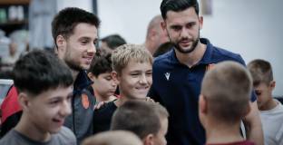 Илиан Илиев, Илия Груев и Димитър Митов се срещнаха с фенове на националния отбор