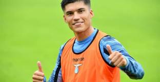 Евертън се прицели в Кореа