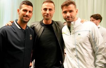 Много класа в една снимка. 