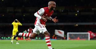 Лаказет спаси Арсенал от загуба