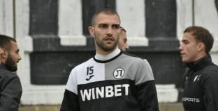 Локо Пловдив се раздели с халф