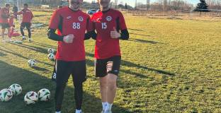 Локо София продължи с двама