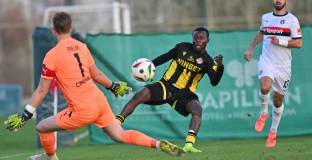 Две спасени дузпи не помогнаха на Ботев Пловдив срещу Спартак Търнава