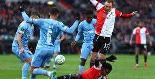 Фейнорд и Славия Прага си вкараха по три гола 