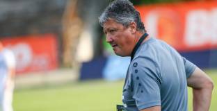 Локо Пловдив гони и сина на Любо Пенев?