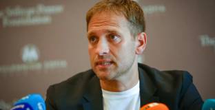 Стилиян Петров подкрепи Боби Михайлов: Ще се справиш!