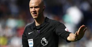 Антъни Тейлър ще ръководи дербито на Манчестър