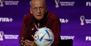 Арбитрите ще са без ограничения в мачовете с ислямските отбори