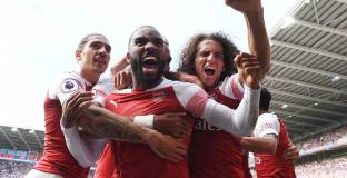 Арсенал прекърши Кардиф 