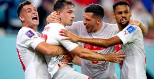 Швейцария взе второ място с обрат над Сърбия (видео)