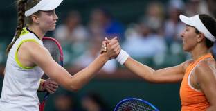 Рибакина срещу Пегула на четвъртфиналите в Маями