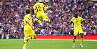 Челси на финал с Ливърпул през Палас