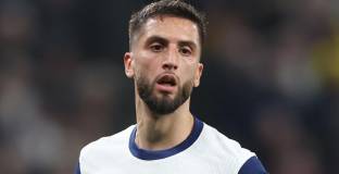 Бентанкур подписа нов дългосрочен договор с Тотнъм