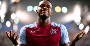 И Вила вкара три на Евертън за обрат