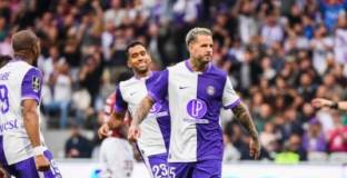 Тулуза победи Мец с 4:3 в зрелищен мач с гол в 99-ата минута