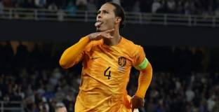 Гол на Ван Дайк донесе победата на Нидерландия над Гърция