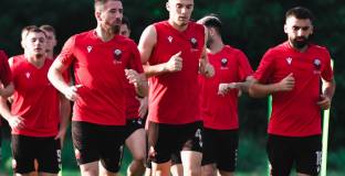 Шкендия пристигна в Разград с автобус 