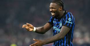 Тюрам герой за Интер в Амстердам