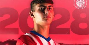 Хирона продължи с унгарец